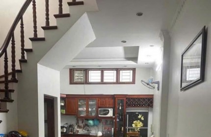 Cho thuê nhà nguyên căn ngõ 86 Đại Từ, Hoàng Mai 4 TẦNG, 4 NGỦ, 11 TRIỆU